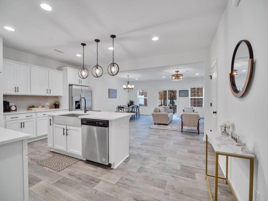 Gorgeous New Townhome/Charlotte! Eksteriør bilde
