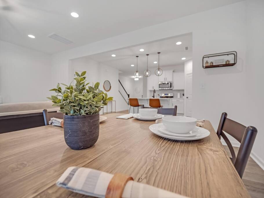 Gorgeous New Townhome/Charlotte! Eksteriør bilde