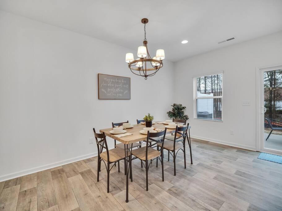Gorgeous New Townhome/Charlotte! Eksteriør bilde