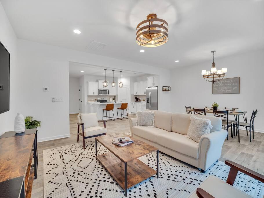 Gorgeous New Townhome/Charlotte! Eksteriør bilde