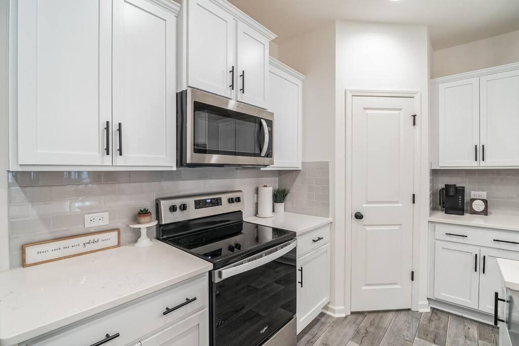 Gorgeous New Townhome/Charlotte! Eksteriør bilde
